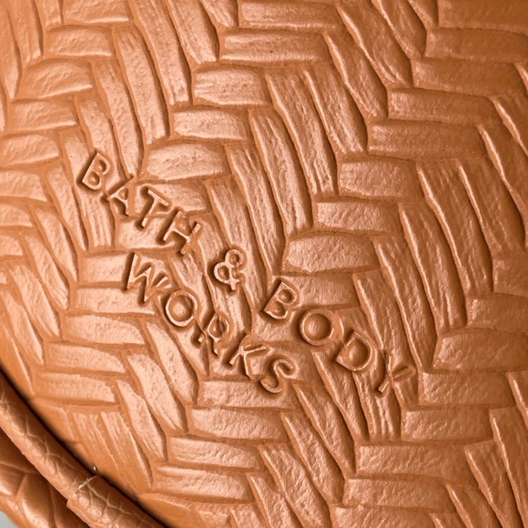 Preloved Bath and Body Works Coconut Cosmetic Pouch - Picture 6 of 10